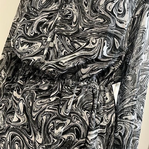 MICHAEL KORS NWOT Long Sleeve Georgette Printed Lined Dress, Size M - Picture 9 of 14